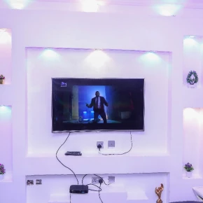Entire apartment in Abeokuta Expressway, Lagos LA, Nigeria - with :Name - Photo 5