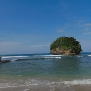 I can take you to places untouched by humans with incredibly beau.. in Malang - Photo 1
