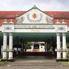 I will take you to see the local activity and live like a local p.. in Yogyakarta - Photo 1