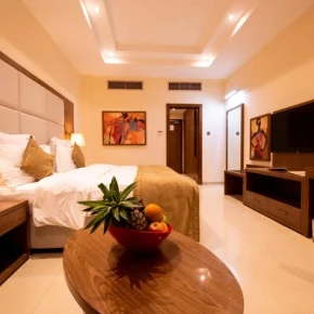 Private room, Bed in shared room, Sofa bed in living room and Shared bed in Juba, South Sudan - with Jumanjisa's - Photo 2