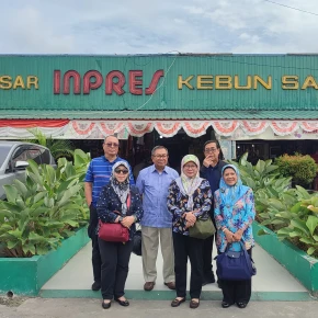 Join my tour will be give you more experiences about small Oil Ci.. in Balikpapan - Photo 4