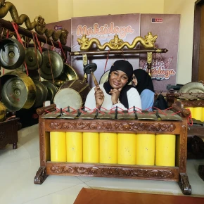 Have fun around the world with local experiences in Malang - Photo 1