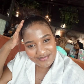 Meet Michelle Coetzee in Johannesburg - Your Local Friend & Expert - ID9301