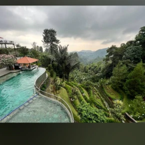 You can try to enjoy the corners of Solo city with various exciti.. in Surakarta - Photo 2
