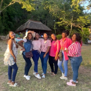 Visiting hotels, restaurants, bars , recreational places, nature, game in Harare - Photo 4