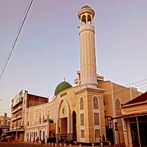 Join Maputo city tour and discover the iron House made by Eiffel,.. in Maputo - Photo 4