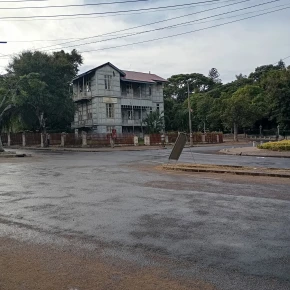 Join Maputo city tour and discover the iron House made by Eiffel,.. in Maputo - Photo 5