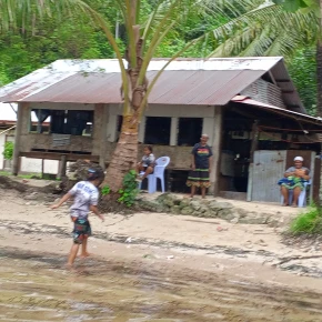 Private room in Tafunsak, Micronesia - with Jacob Saimon