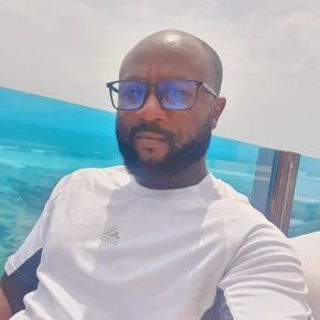 Meet Senna in Ho - Your Local Friend & Expert - ID1743