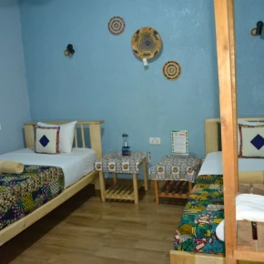 Private room and Bed in shared room in Entebbe Road, Kampala, Uganda - with :Name - Photo 2