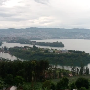 Je suis rwandais et je vis au Rwanda depuis l'enfance 
Je suis fi.. - Live Streaming - Photo 3