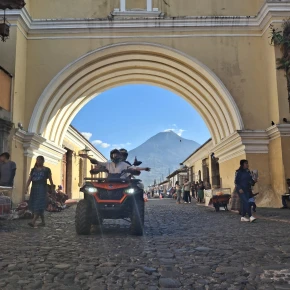 A Day on a tour with Carlos 
Antigua Guatemala y volcanos - Live Streaming - Photo 4
