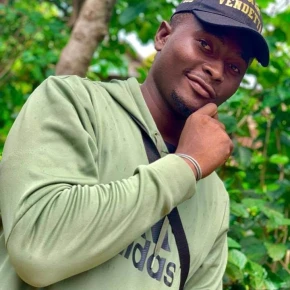 Meet Issa, your local expert in Freetown