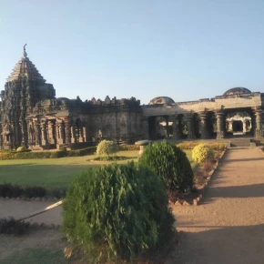 All kinds of places Temples, Forts, Ancient Architecture, Village life in Ilkal - Photo 4