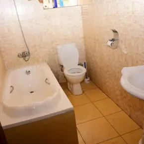 Entire apartment in KG 28 Avenue, Kigali Nyarugenge, Rwanda - with Didier - Photo 3