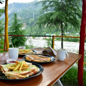 Home Restaurant in Clubhouse Road, Manali Mandi Division, India - with Shubham Tyagi - Photo 5