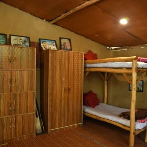 Private room and Bed in shared room in Clubhouse Road, Manali Mandi Division, India - with :Name - Photo 5