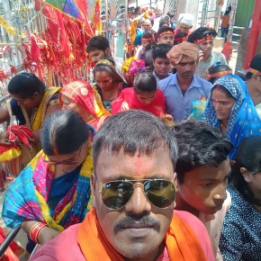 Meet Anand Kumar Pandey, your local expert in Varanasi