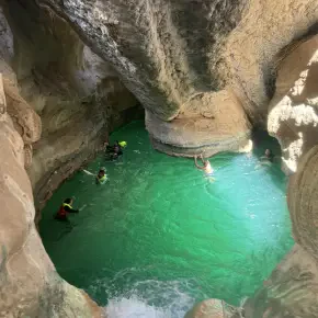 Escape the heat, enjoy hiking in the beautiful wadi in Oman in Muscat - Photo 4