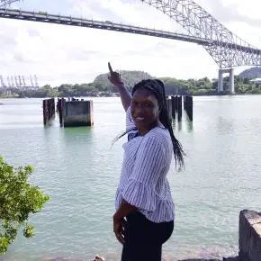 Walking through the walled city in Panama City - Photo 1
