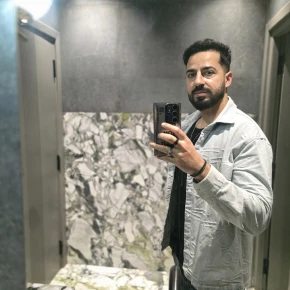 Meet Houssem in Tunis - Your Local Friend & Expert - ID4201