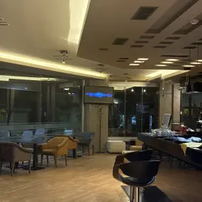 Entire apartment in Tiranë, Albania - with Arjan - Photo 4
