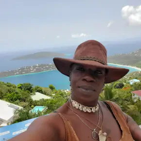 Euell Dixon - Private Tour Guide in Charlotte Amalie - Photo 1
