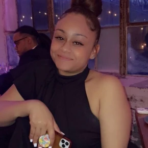 Meet Victoria in New York - Your Local Friend & Expert - ID5810